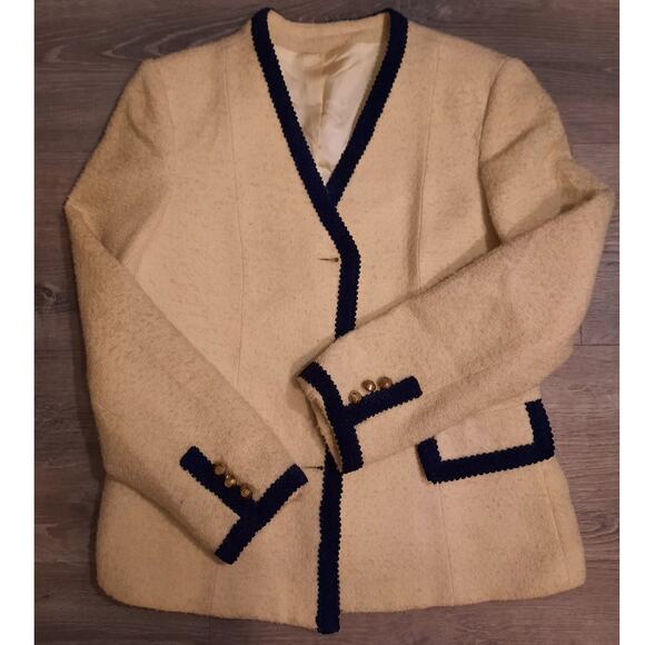 VINTAGE Woolmark Cream Wool Bouclé Jacket w/ Navy Trim & Gold Crest Buttons 10 - Picture 10 of 14
